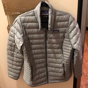 Women’s Patagonia Puffer Jacket in Grey, Size L